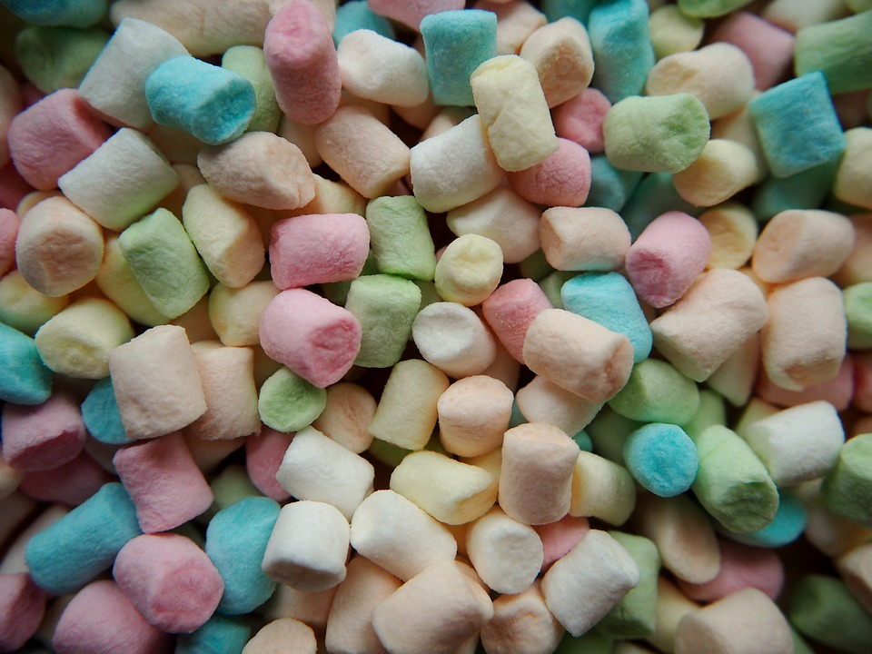 มาแต่งหน้าเค้กฟองดอง แบบง่ายๆ ด้วย Marshmallow กันเถอะ